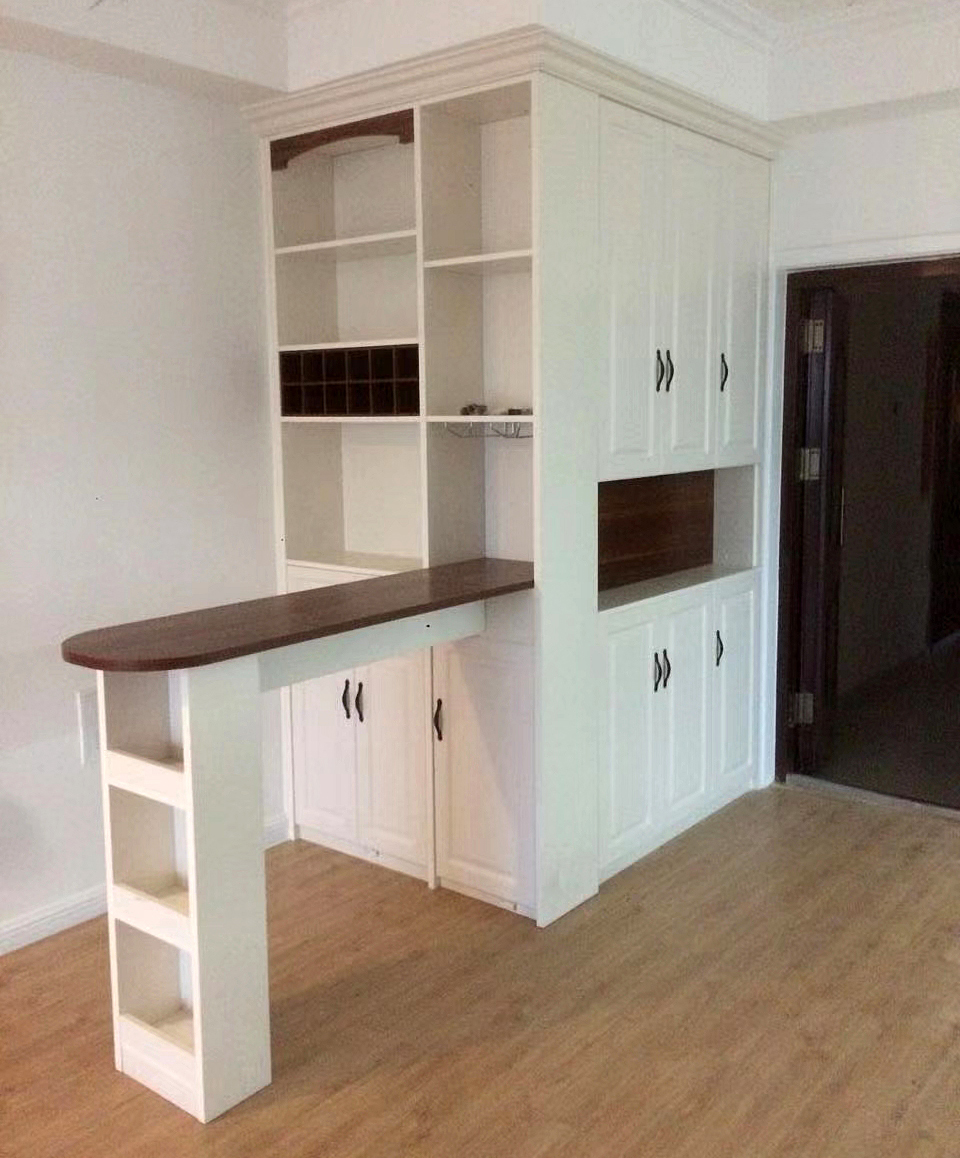 这个带吧台的酒柜想给枯燥的生活加点调味料